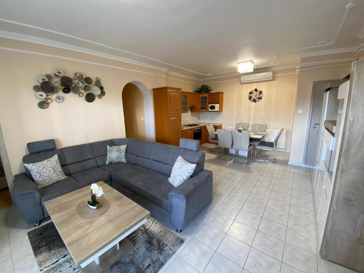 Apartmán Sarga-Kek Haz Vonyarcvashegy Exteriér fotografie
