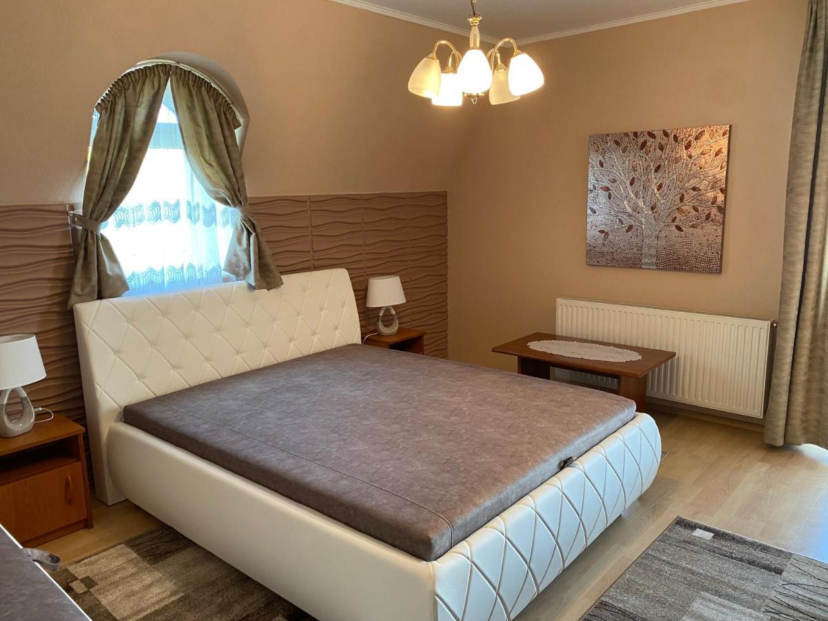 Apartmán Sarga-Kek Haz Vonyarcvashegy Exteriér fotografie